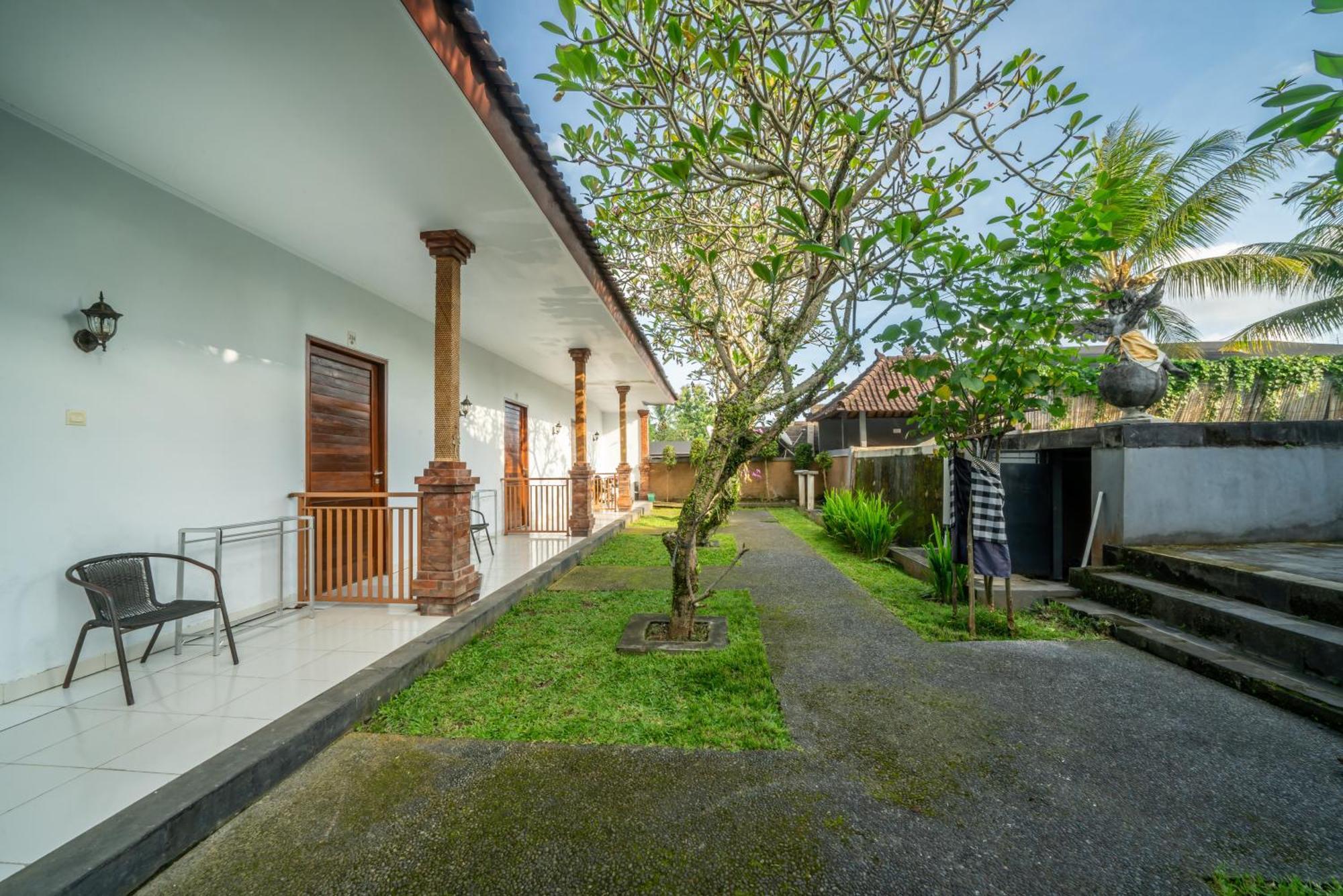 Umah Dangin Guest House Ubud Exterior foto