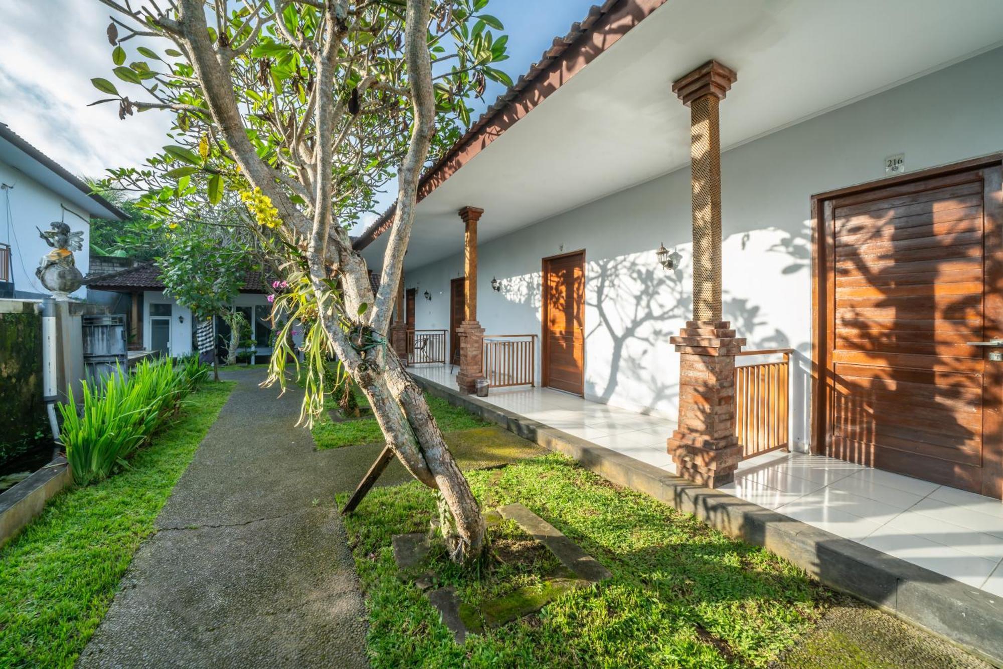 Umah Dangin Guest House Ubud Exterior foto